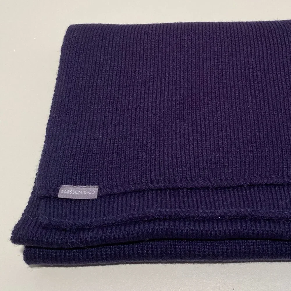 Larsson & Co Unisex Knit Scarf